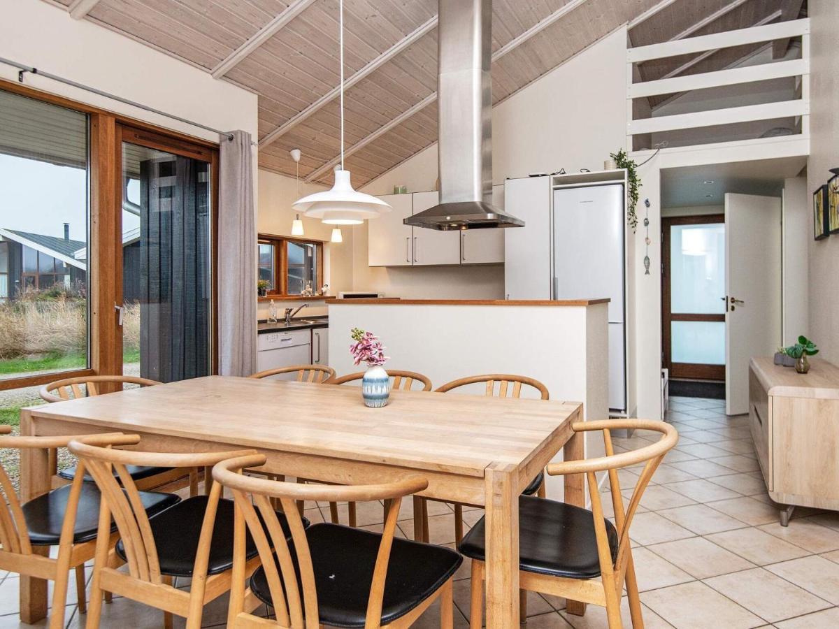 Three-Bedroom Holiday Home In Ulfborg 4 Thorsminde Exterior foto